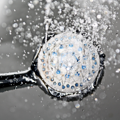 Shower filter buying guide for acne-prone skin